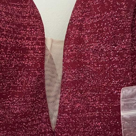 NWT David’s Bridal XSCAPE gown. Size 8 - Picture 6 of 16